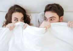 女生允许你睡的三个信号，这些暗示表示女人想和你上床